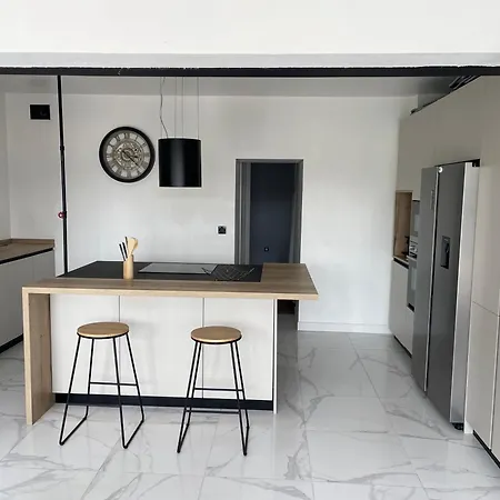 Apartment Offrant Vue Exceptionnel Sur Le Jaizkibel Et L'ocean Hendaye